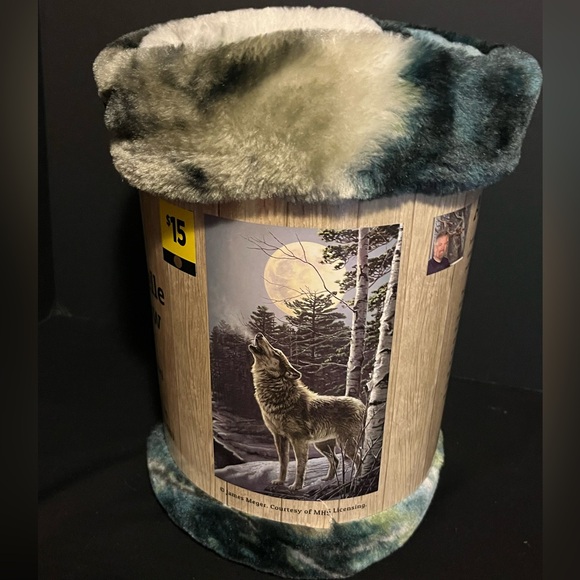 “Howling Wolf” Rachelle  40x65" Extra Long Plush Throw NEW - Picture 1 of 7